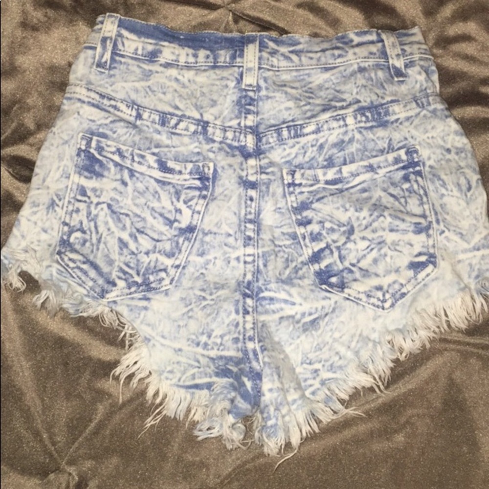 Shorts - Picture 3 of 3